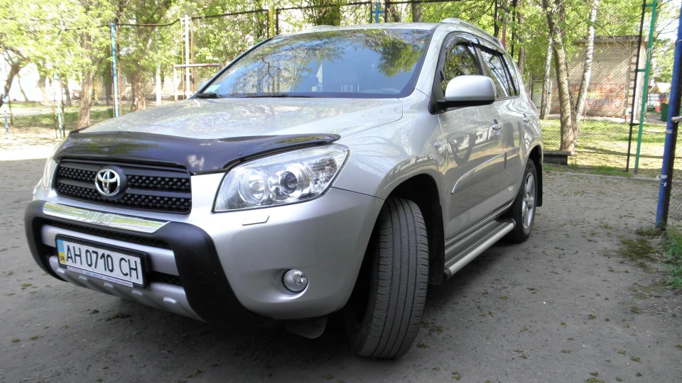 Toyota RAV4 2