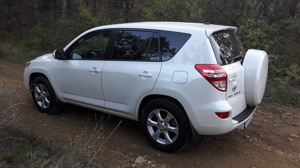 Toyota RAV4 白 5