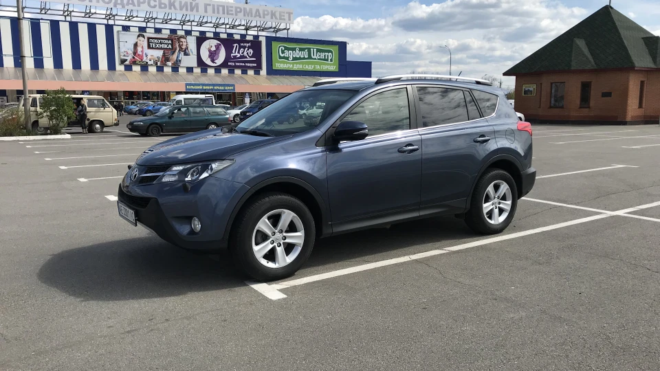 Toyota RAV4 5