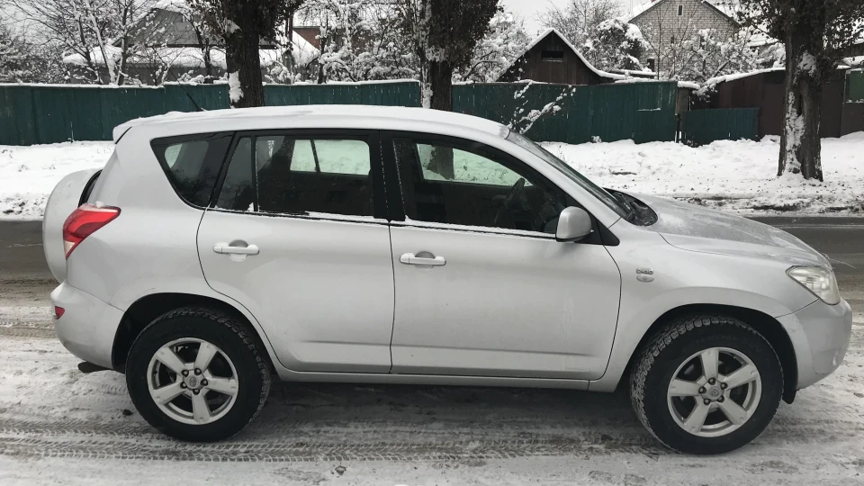 Toyota RAV4 2