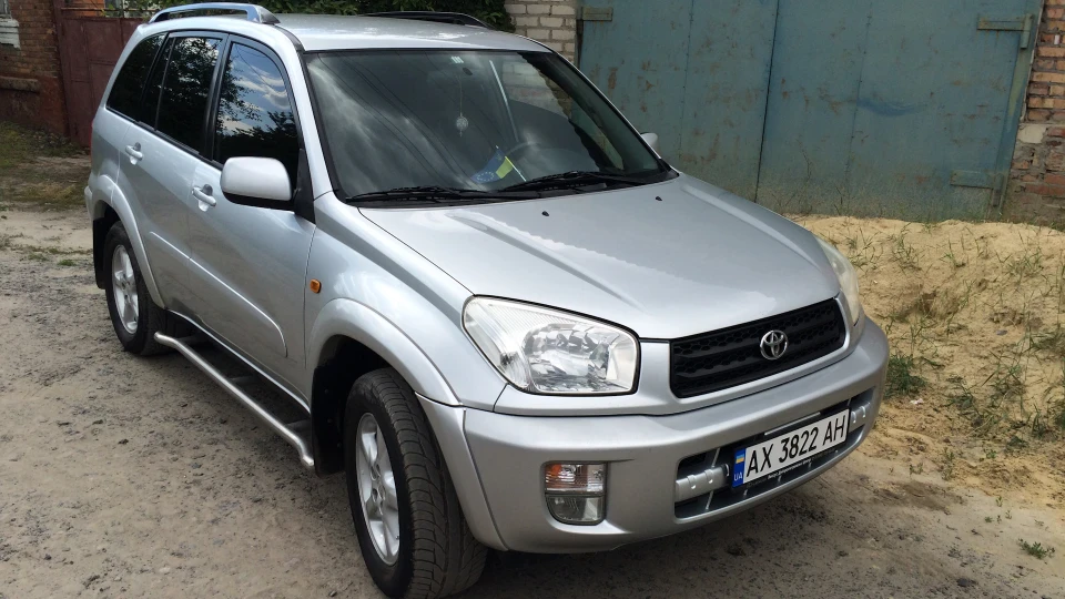 Toyota RAV4 2.0 VVT-i 4
