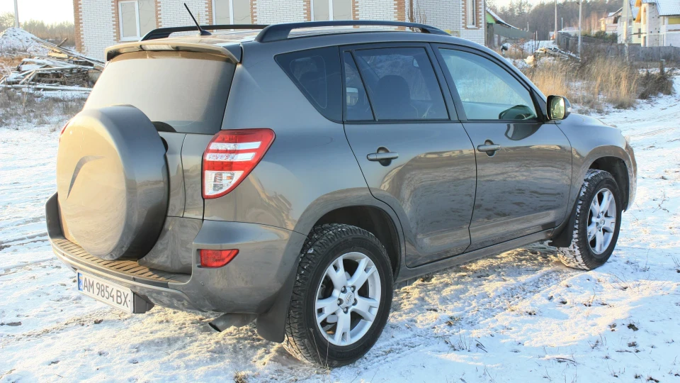 Toyota RAV4 2.04АТ 2