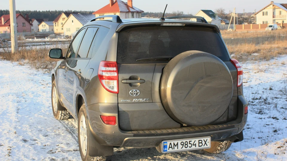 Toyota RAV4 2.04АТ 4