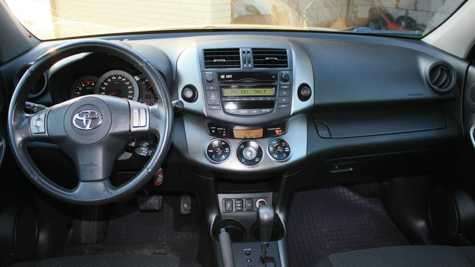 Toyota RAV4 2.04АТ 5