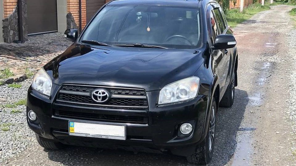 Toyota RAV4 2,4