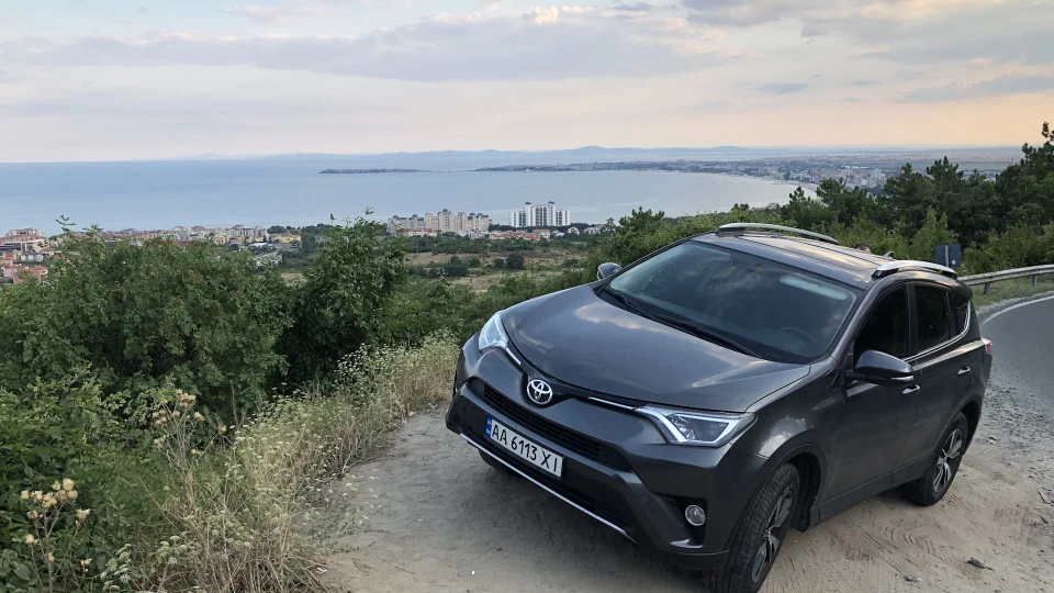 Toyota RAV4 2.5 AWD USA 3