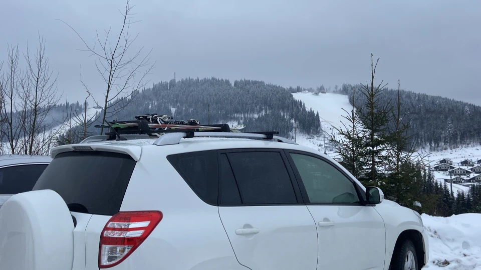 Toyota RAV4 Білий пройдисвіт