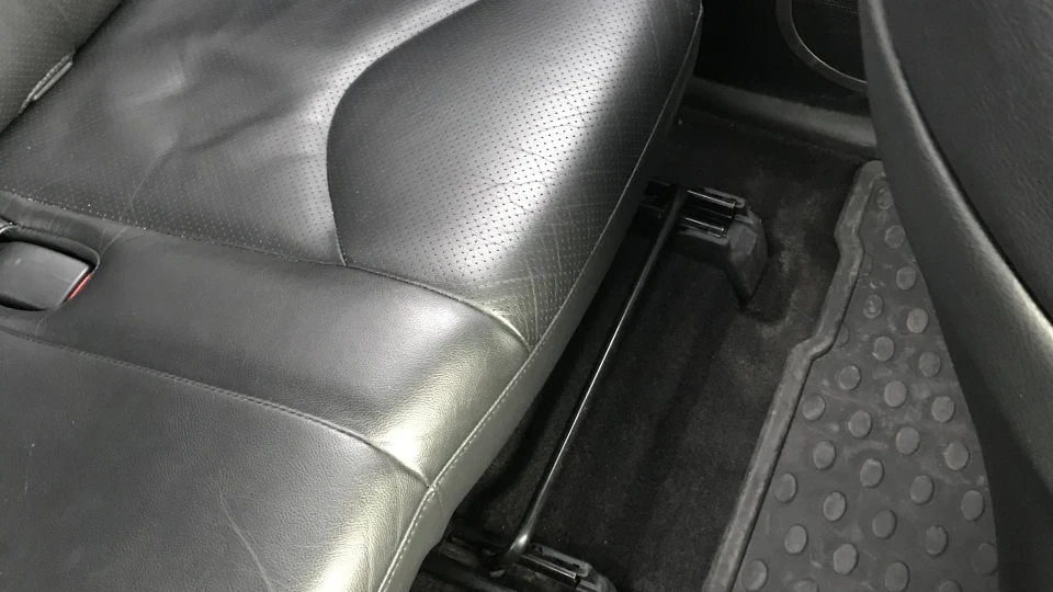 Toyota RAV4 Бежева мала 2