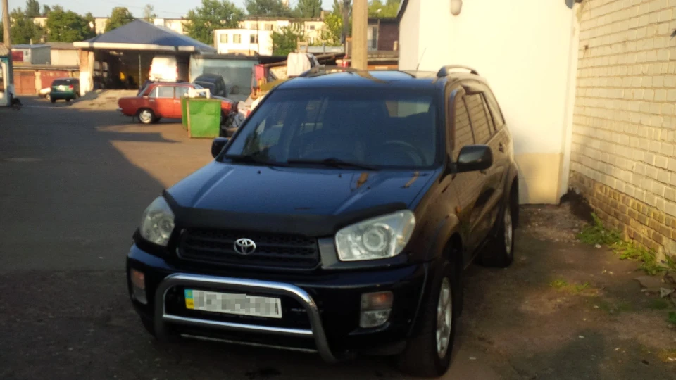 Toyota RAV4 Бойовий кінь 2