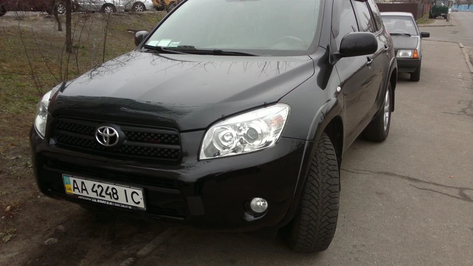 Toyota RAV4 Чорний джипчик 3