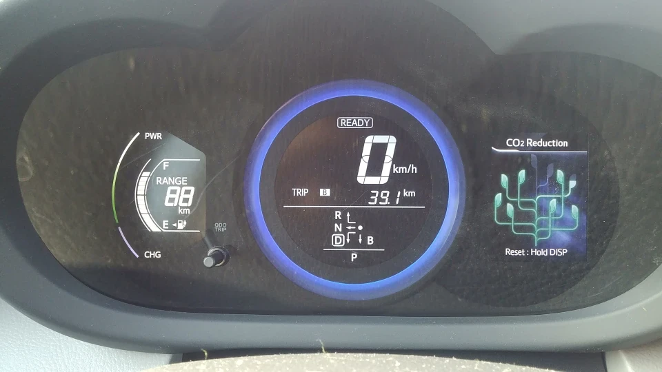 Toyota RAV4 EV Electro Tesla 2
