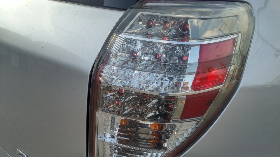 Toyota RAV4 EV Electro Tesla 3