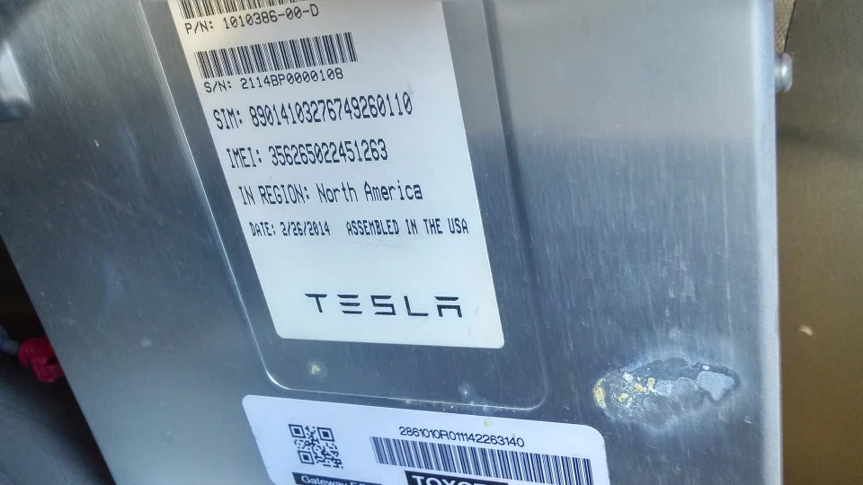 Toyota RAV4 EV Electro Tesla 4