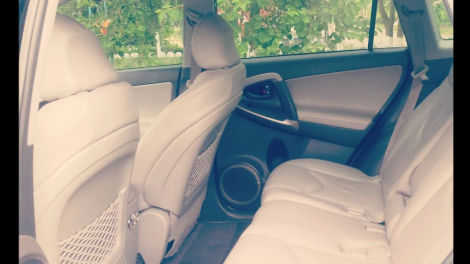 Toyota RAV4 exclusive long 3