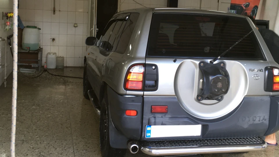 Toyota RAV4 Fancruiser 3