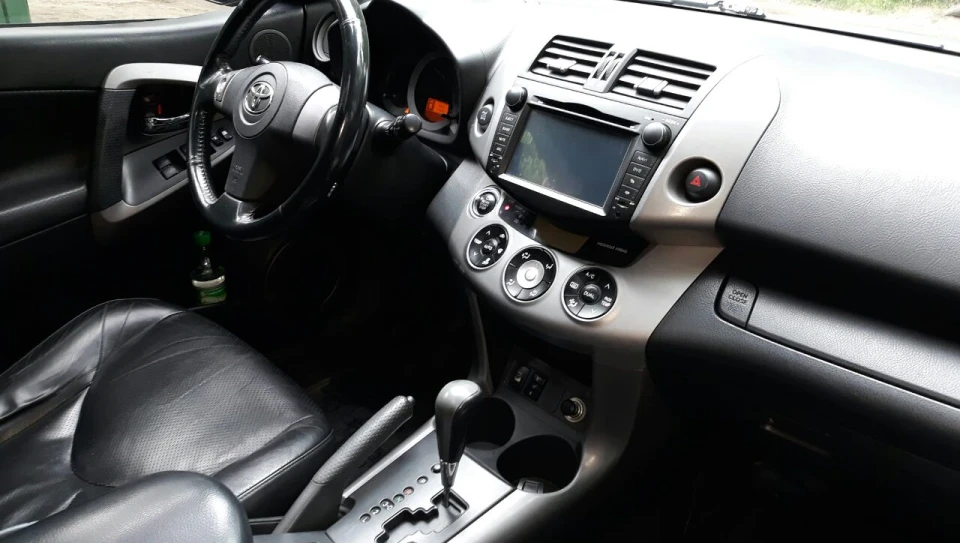 Toyota RAV4 FULL 2