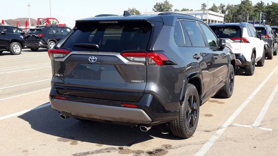 Toyota RAV4 Hybrid AWD Style