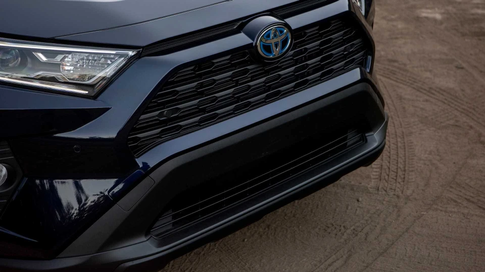 Toyota RAV4 Hybrid своєнRAVний 2