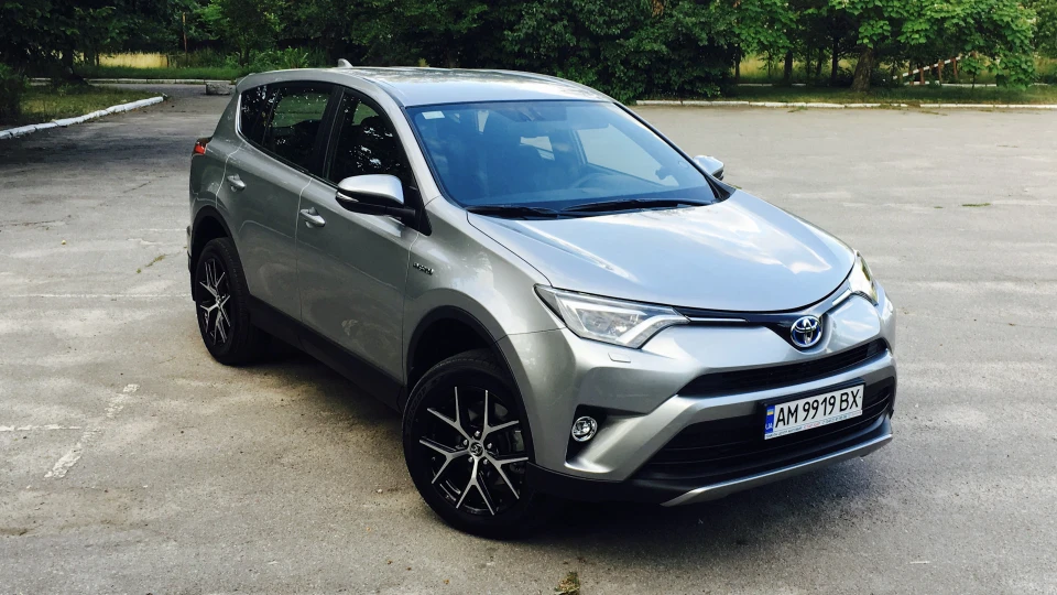 Toyota RAV4 HYBRID 2