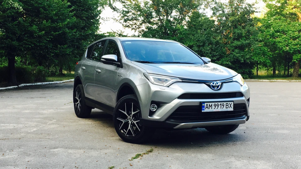 Toyota RAV4 HYBRID 3