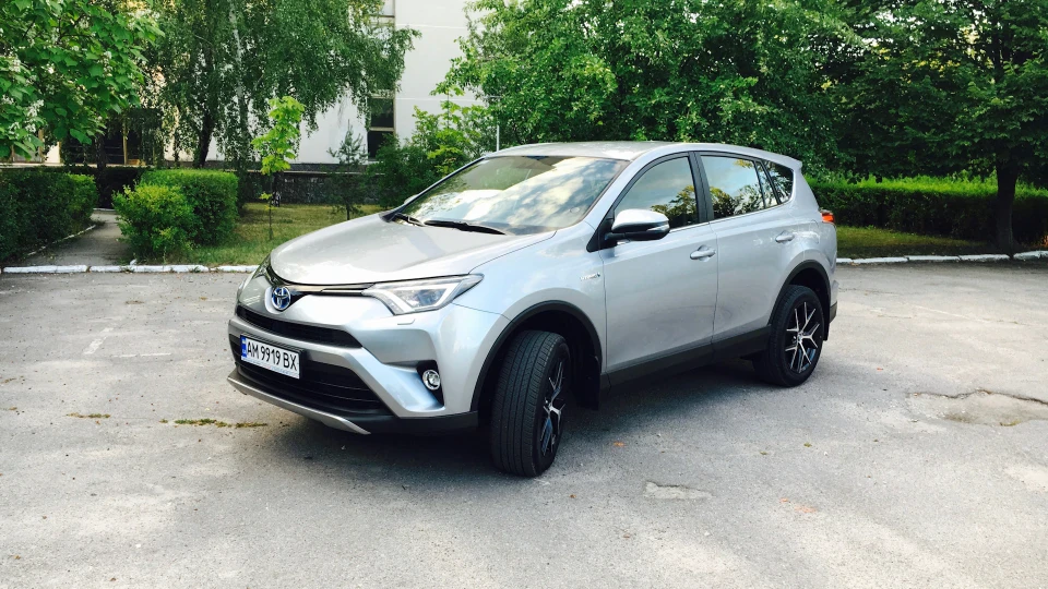 Toyota RAV4 HYBRID 4