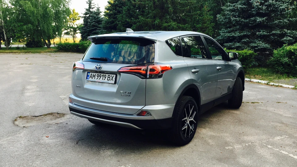 Toyota RAV4 HYBRID 5