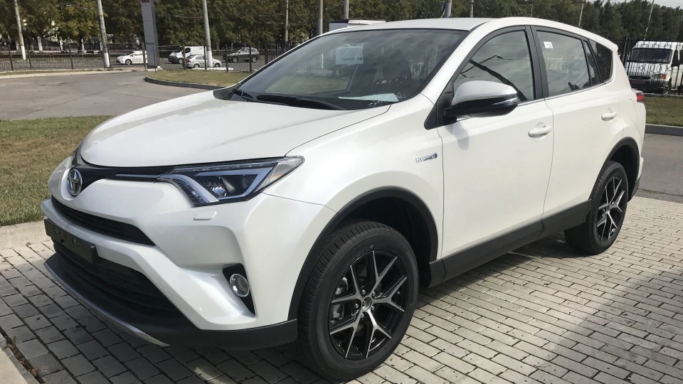 Toyota RAV4 Hybrid 3