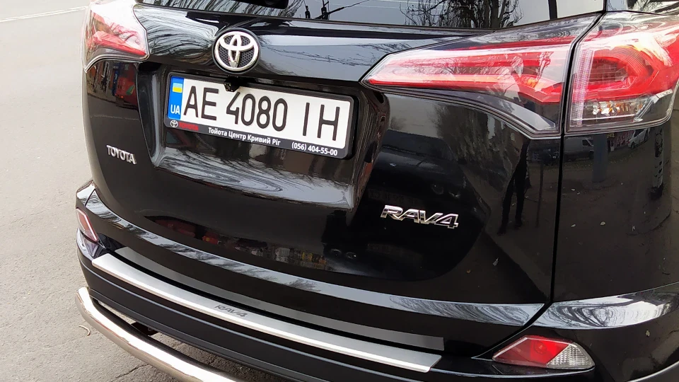Toyota RAV4 IV 3
