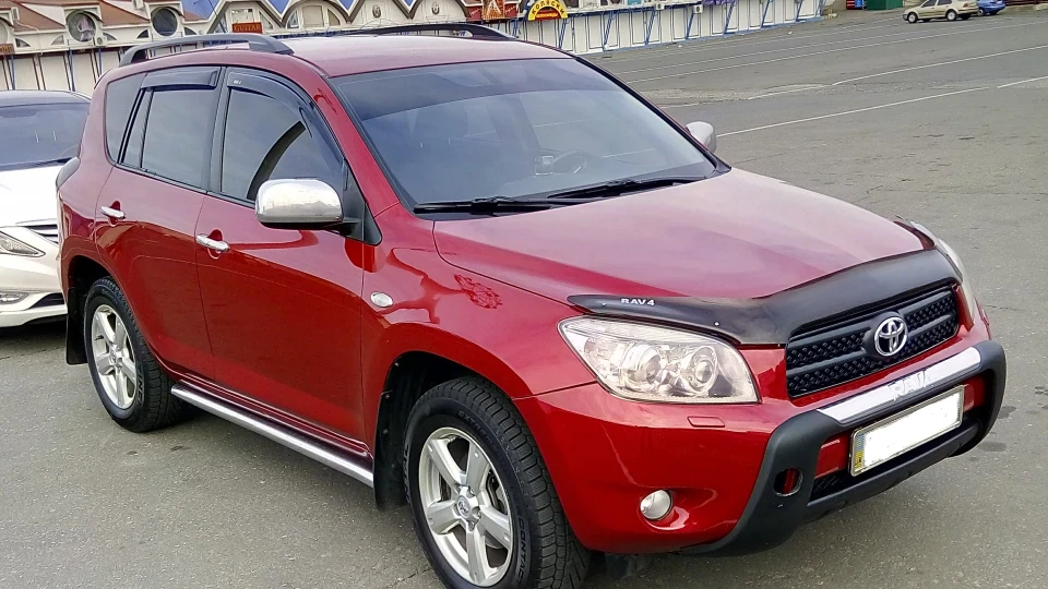Toyota RAV4 Червоний 2.0АТ 2