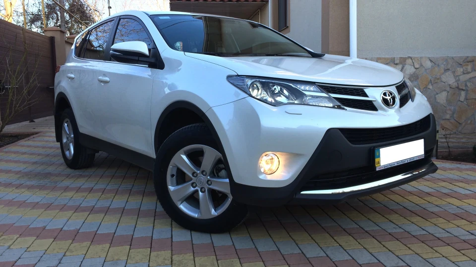 Toyota RAV4 Lounge D-4D 2