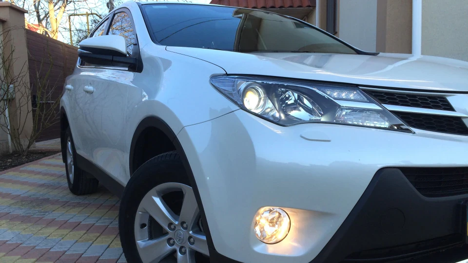 Toyota RAV4 Lounge D-4D 3