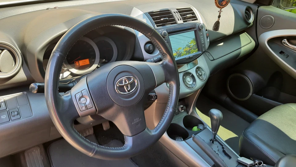 Toyota RAV4 машина дружини 5