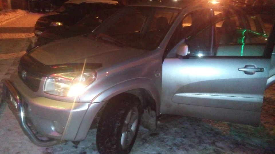 Toyota RAV4 Neybivaem 4