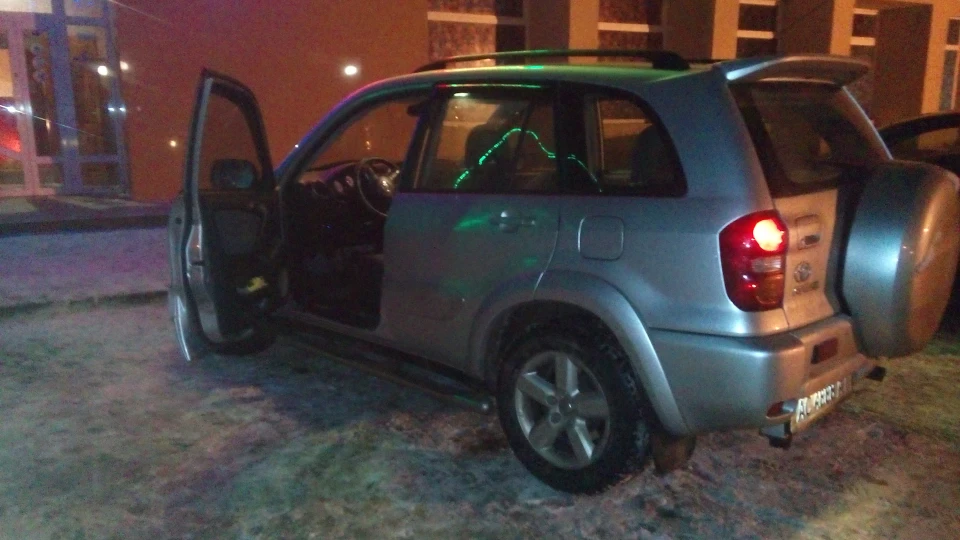 Toyota RAV4 Neybivaem 5