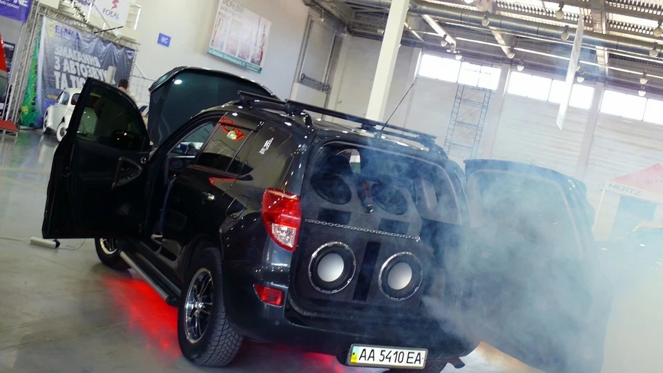 Toyota RAV4 Підкорювач ночі... 2