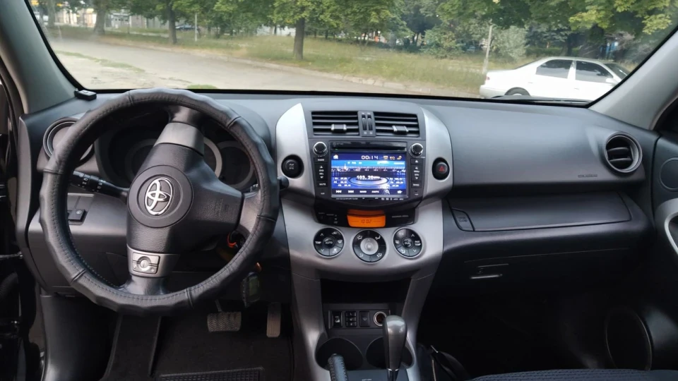 Toyota RAV4 Ram 4) 5