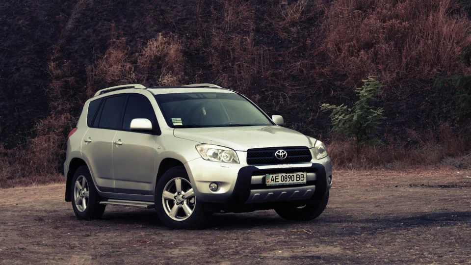 Toyota RAV4 RAVšan))) 4