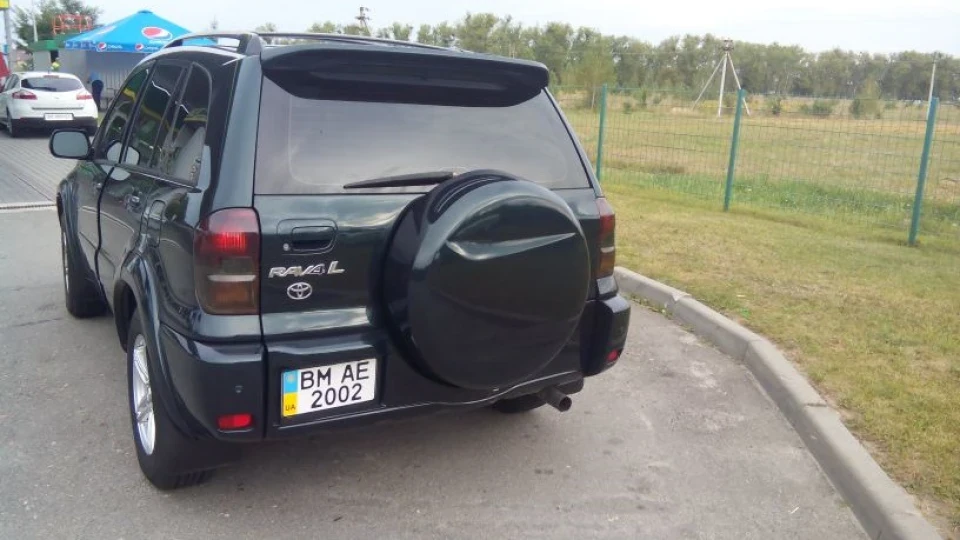 Toyota RAV4 сімейний автомобіль 2
