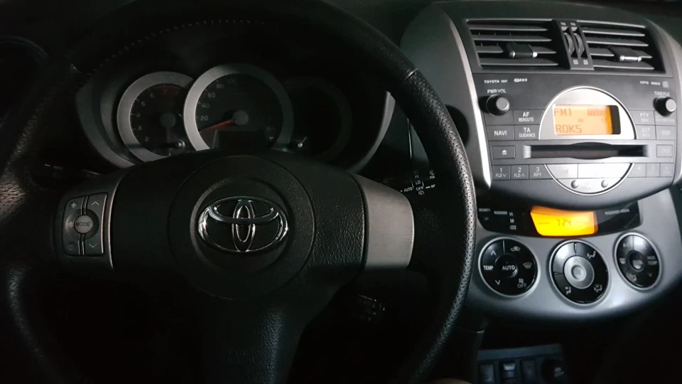 Toyota RAV4 Срібляста, 2.4