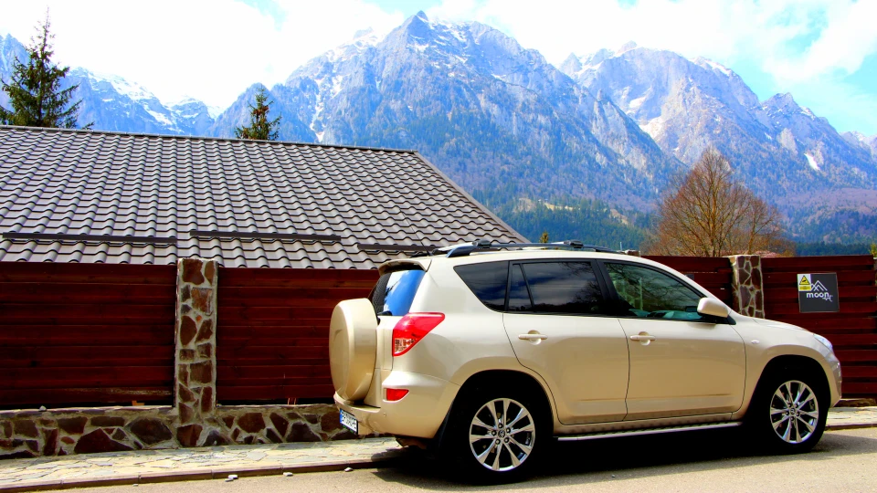 Toyota RAV4 Хакі-Сракі 5