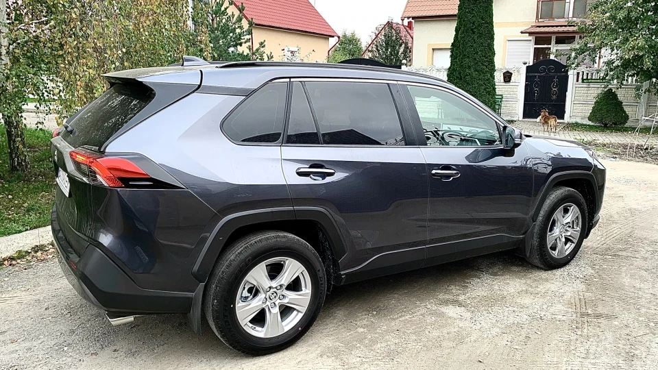 Toyota RAV4 Хижак 3