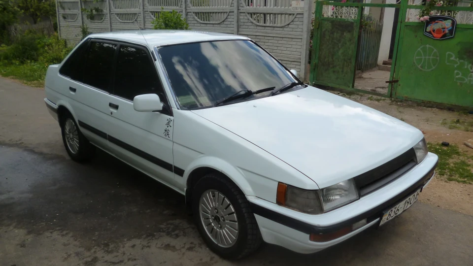 Toyota Sprinter 4