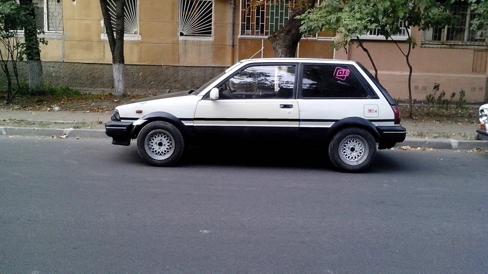 Toyota Starlet 3