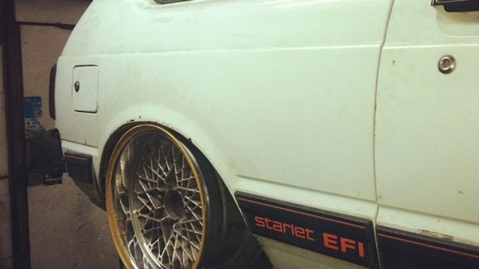 Toyota Starlet 雷電 4