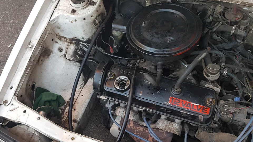 Табурет біля ліжка Toyota Starlet 2