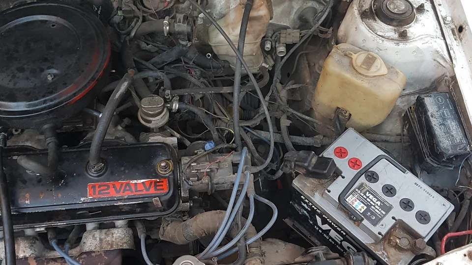 Табурет біля ліжка Toyota Starlet 3