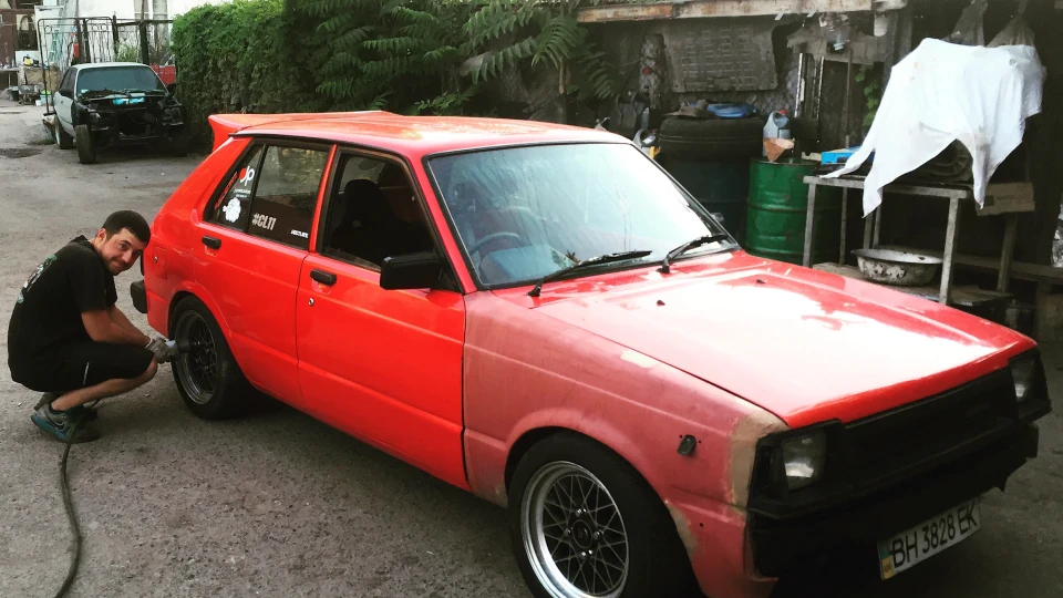 Toyota Starlet Red-Bullit 3