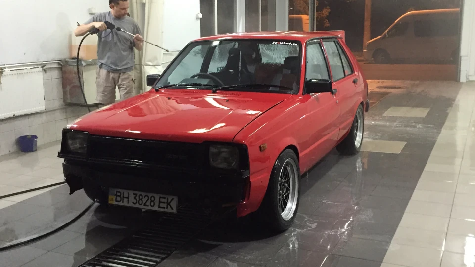 Toyota Starlet Red-Bullit 4