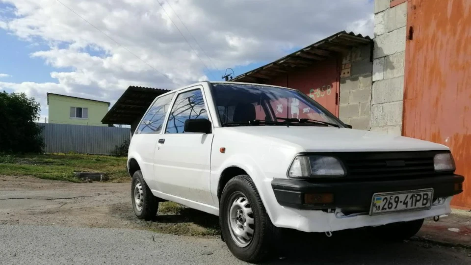 Toyota Starlet Табурет