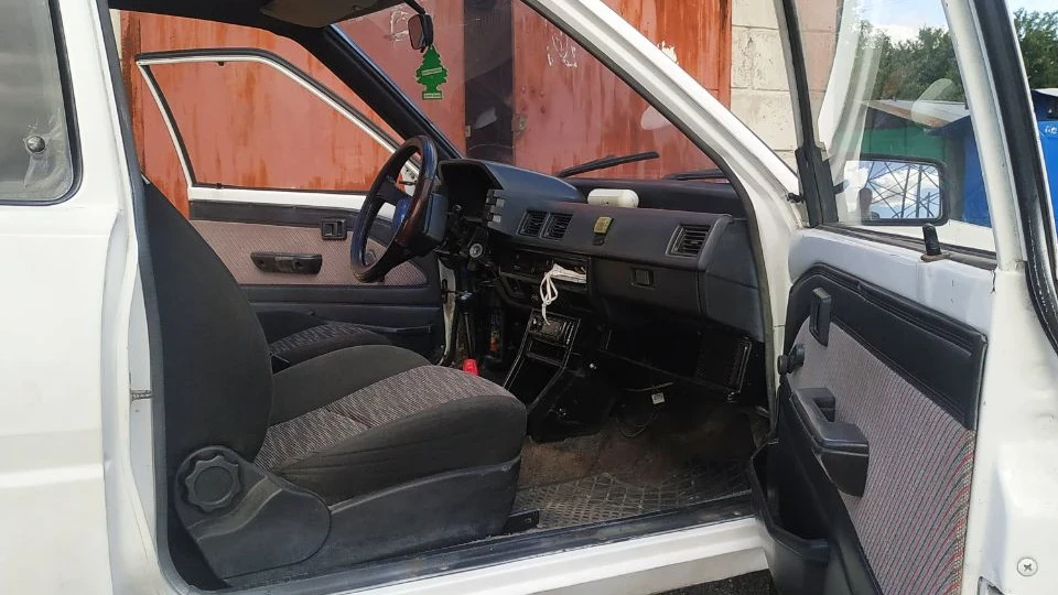 Toyota Starlet Табурет 3
